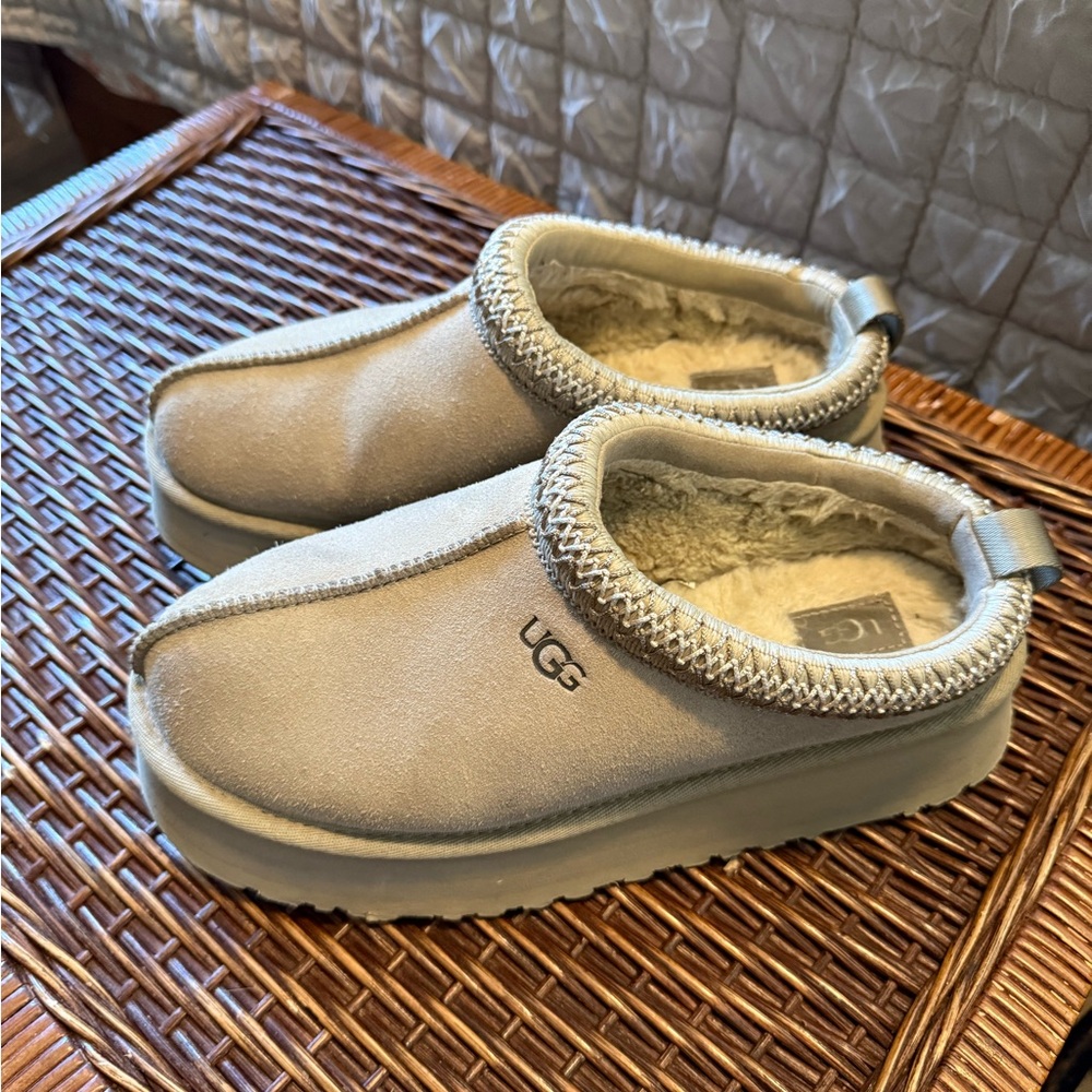 UGG Tazz Platforms in Mustard Seed